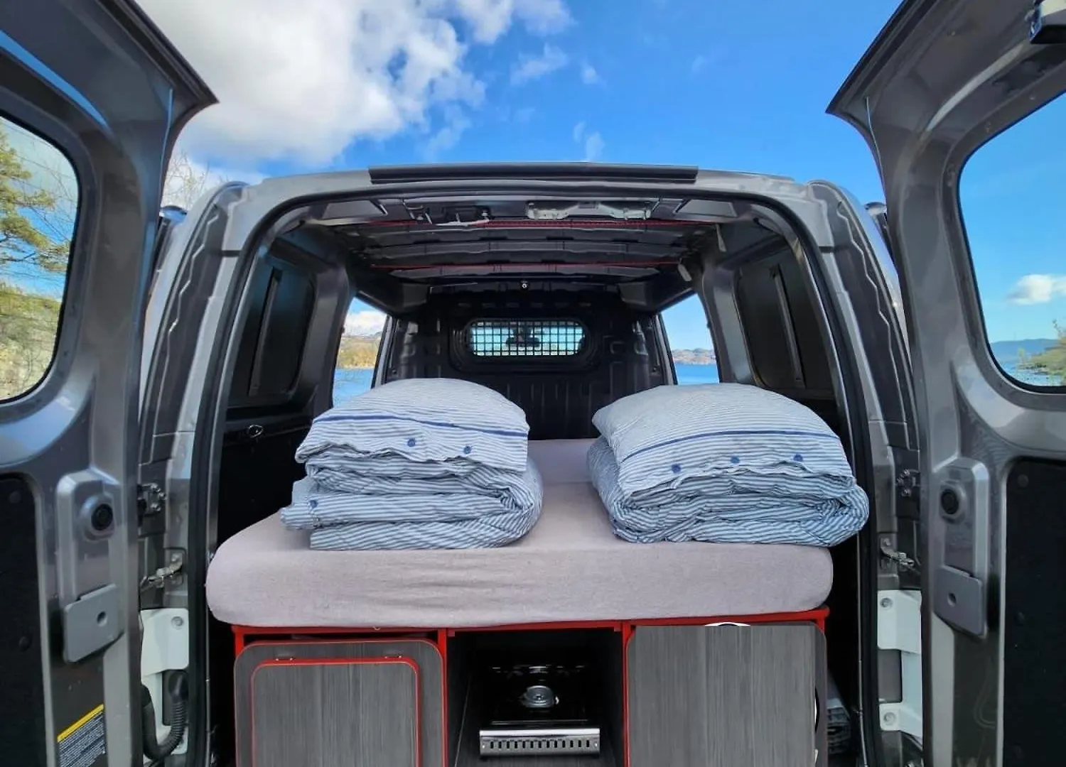 Electric London Black Minicamper Otel Bergen 0*,
